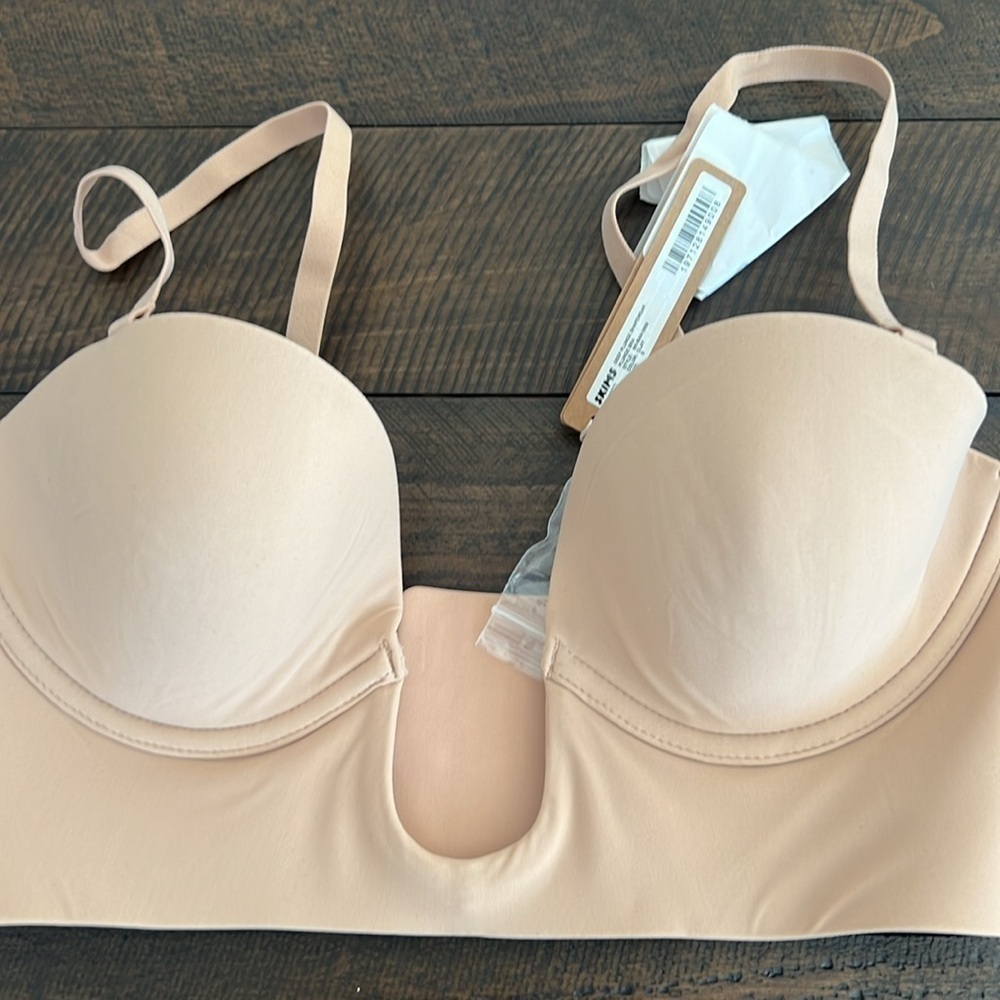 Skims Deep Plunge Shapewear Bra - Picture 3 of 8